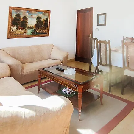 Appartement 4 Bedroom Amazing In