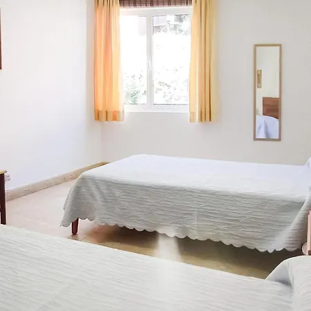 4 Bedroom Amazing In Muros